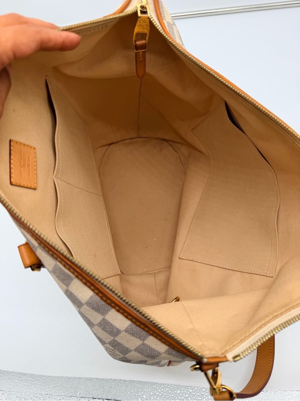 Louis Vuitton Damier Azur Riviera MM - Picture 12 of 13